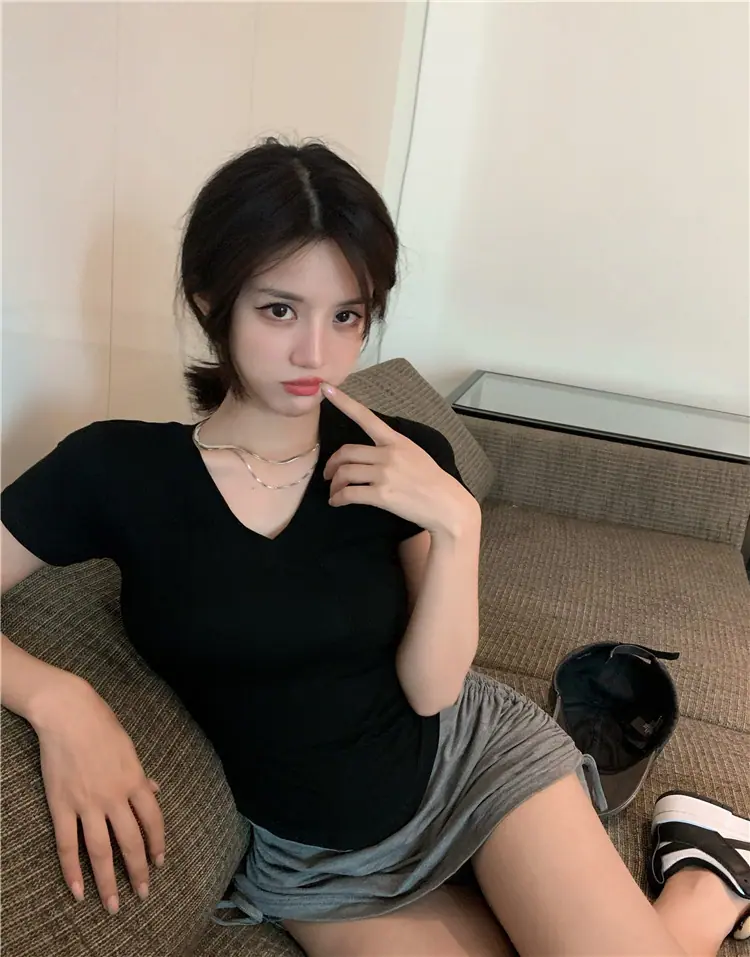 复制_v领纯欲风辣妹T恤女春季2023夏新款修.jpg