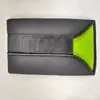 Cubierta de batería para bicicleta eléctrica, hecha de material impermeable y protector solar, con propiedades resistentes a impactos y aislantes del calor, diseñada para proteger el paquete de baterías de litio