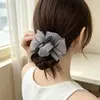 Nuevo Scrunchie de Lazo Color Gris Leche Cuerda para el Cabello de Alta Calidad Versátil Elegante Muestra Temperamento Banda Elástica Accesorio para el Cabello de Temperamento para Mujeres
