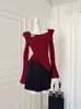 Otoño e invierno 2024 nuevo estilo francés hombros descubiertos manga larga oreja de madera adelgazante ajuste ceñido estilo hermana real jersey top mujer