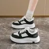 2026 Verão Novos Sapatos Brancos Casuais Respiráveis Estilo Coreano Versátil Cadarço Tênis Esportivos Antiderrapante Resistente ao Desgaste Sapatos de Lona Sapatos Femininos