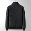 Chaqueta de algodón de invierno especial transfronteriza cuello alto cremallera cuadros bloqueo de cremallera algodón más terciopelo abrigo chaqueta hombre fibra de poliéster