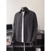 Em estoque: Nova camisa masculina de outono 2026, estilo coreano de alta qualidade, moderna, solta, com listras verticais, gola de lapela, bolso