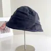 Chapéu Bucket de Linho Misturado Tencel com Aba Curta Plissada para Mulheres, Início do Outono Simples Versátil Respirável Proteção Solar Tecido de Sombreamento Chapéu Tendência