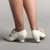 Plataforma Independiente de Amazon Comercio Exterior Transfronterizo Primavera 2025 Estilo Nuevo Europeo y Americano Huecos de Tacón Alto con Cordones Talla Grande Zapatos Casuales para Mujer