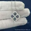 Exquisite Colar de Trevo de Quatro Folhas com Argola de Liga, Totalmente Cravejado com Diamante e Safira, Corrente para Clavícula Dourada V, Venda Direta do Fabricante