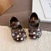 Zapatos de vestir para niños 2026 Otoño Nuevo Estilo Niñas Lazo Suela Suave Antideslizantes Niños Pequeños y Medianos Zapatos Pequeños de Cuero Zapatos de Actuación