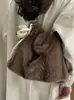 Yuezhi 2026 bolso de peluche nuevo de principios de otoño, bolso de peluche de alta gama, bolso de hombro tote versátil de gran capacidad para el día a día