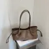 Bolso tote elegante y casual de gran capacidad para mujer, nueva colección invierno 2026, adecuado para el trabajo y los desplazamientos, bolso de axila versátil, bolso de hombro, bolso grande