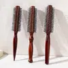 Venta Directa de Fábrica Madera Marrón Rojizo Pelo Rizado Peine Cilindro Hebilla Interior Rodillo Barbería Peine de Madera Diente de Nylon Peine de Estilismo