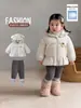 Chaqueta de plumón con capucha para bebé niña Otoño Invierno Plumón de pato blanco Súper linda Cálida Cortavientos Versátil Prenda superior Ropa para bebé