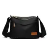 Bolsa Casual de Lona Lisa Simples para Mulheres, Nova Bolsa de Ombro Versátil com Múltiplas Camadas, Bolsa Transversal Estilosa para o Dia a Dia