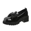 Mocassins Femininos de Couro Macio com Solas Grossas, Novos Sapatos Femininos de Verão 2023 com Salto Médio e Laço, Sapatos de Couro Brilhante para Mulheres Baixas