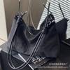 Bolsa de axila de nicho de verano 2026 Nuevo modelo Gran capacidad Bolso tote con letra bordada Bolso de hombro cruzado simple