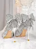 Zapatos de mujer transfronterizos de estilo nuevo europeo y americano con lazo negro, zapatos de boda, zapatos de tacón alto 2025, venta al por mayor tallas grandes