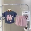 Traje de estilo coreano para niñas 2024 Verano Nuevo Stylike Letra Manga corta Shorts casuales para niñas Conjunto de dos piezas