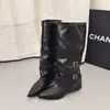Botas largas con diseño de tacón apilado y hebilla para otoño de 2026, punta fina de tacón alto, estilo ajustado, botas de equitación de mujer de nuevo estilo que te hacen lucir más delgada