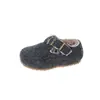 2025 Nuevos Zapatos de Terciopelo y Algodón de Invierno para Niños Zapatos de Frijol Suaves para Bebé Estilo Coreano Zapatos Birkenstock Antideslizantes para Niñas Venta al por Mayor