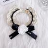 Original Nuevo Estilo Mascota Chanel Flor Collar Gato Perro Oro Seda Lana Cuello Hecho a Mano Bufanda Tejida