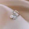 Susurro de Hoja~Anillo de Doble Capa de Oso con Zirconia y Perla de Lujo Ligero, Anillo Sencillo de Hoja para el Dedo Índice, Accesorio de Mano Lindo y Versátil