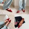 Sapatos Mary Jane Simples de Couro Pontiagudos Versáteis Delicados Primavera 2025 Salto Baixo Sapatos de Couro de Fada