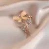 Broche Estilo Chinês Clássico, Alto Padrão, Luxo Leve, Corsage Estilo Antigo, Design de Alfinete Elegante e Versátil, Joias de Nicho Venda por Atacado