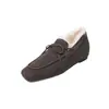 Mocasines Cálidos de Lana Engrosada 2026 Invierno Aumento Oculto de Altura Tacón Medio Punta Cuadrada Moño Parte Superior de Gamuza de Vaca Zapatos de Suela Única Peludos