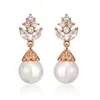 Aretes de flor de circonita y perla para mujer, lujo ligero, brillo intenso, broqueles de perla gota de agua, delicados y versátiles para el trabajo y banquetes, accesorios para mujer