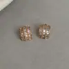 Pendientes de medio aro con circonita brillante y aguja de plata, simples y versátiles, pendientes de moda y de alta gama para mujer, nuevos pendientes más vendidos de 2026