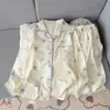 Pijama de algodón nube al por mayor transfronterizo para mujer, conjunto de ropa de casa de manga larga a rayas dulces de primavera y otoño, se puede usar para salir