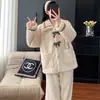 Pijama de Franela para Mujer, Estilo Otoño e Invierno, Forro Polar, Engrosado, Ropa de Casa Cálida, Adecuado para Usar Afuera, Conjunto de Manga Larga y Pantalón Largo Talla Grande para Mujer