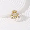 Pinza para el pelo de pedrería dulce y elegante para mujer, pinza lateral para flequillo de pelo suelto, pinza de garra pequeña de perla, pinza de tiburón de moda para la parte trasera de la cabeza