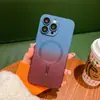 Funda para Teléfono con Efecto Magnético Líquido Degradado Bicolor Sensación de Piel 16 Adecuada para iPhone 17 Pro Max Película para Lente 15 Anticaídas 14