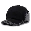 Chapéu de inverno para homens de meia-idade e idosos, com proteção para as orelhas, estilo boné de beisebol e design de aba grossa, forrado com fleece quente, adequado para pais e avôs