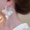 Brincos de Franja em Forma de Pétala com Pérolas Artificiais Estilo Resort Francês Retrô para Mulheres, Luxo Leve, High-End, Longos, Exagerados