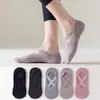 Calcetines de yoga más vendidos transfronterizos para mujer, calcetines para suelo de ejercicio Pilates en interiores, color liso, con correas protectoras, calcetines deportivos para fitness