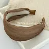 Faixa de Cabeça Plissada Larga Estilo Hong Kong da Moda para Mulheres, Tiara de Cabelo de Alta Qualidade e Elegante, Versátil para Sair, Presilha de Cabelo
