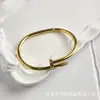 Celebridade da Internet Tendência de Moda Pulseira de Unha V Dourado Sentido de Alto Padrão Não Cai Pulseira de Pressão Temperamento Feminino Joia de Diamante