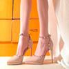 2026 Nuevo Estilo Impresionantes Sandalias de Plataforma Cerradas con Tacón de Aguja de Una Sola Tira Adornadas con Remaches para Mujer Color Nude de Verano