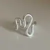 Anillo Minimalista Irregular con Patrón de Giro de Personalidad Ondulado Ajustable Versátil Nuevo Estilo de Nicho para Mujer Anillo de Dedo de Diseño para Mujer Abierto