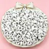 Cuentas Acrílicas del Alfabeto Inglés con Fondo Blanco y Letras Negras, Cuentas Redondas Planas, Pulsera DIY, Cadena para Teléfono, Cuentas Sueltas, Accesorios para Joyería