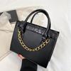 2023 Nuevo Estilo Estilo Extranjero Bolso Tote para Viajero Casual Simple Moda Empalme de Cadena Bolso de Mano Elegante Bolso para Mujer