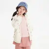 Ropa para niños Nuomi Wanzi versión coreana con pequeños iconos estampados, chaqueta para niñas con cuello alto, sudadera para niños con cremallera otoño 2026