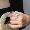 Anillo Blanco Rococo Francés Flor de Perla Romántica Corea del Sur Ernie Calidad Tesoro para Llevar Anillo de Producto Único para Mujeres