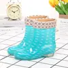 Sapatos e botas femininos estilosos e espessos com forro de fleece, sapatos de borracha para cozinha para adultos, galochas curtas impermeáveis e antiderrapantes