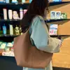 Fornecimento Exclusivo Transfronteiriço de Bolsas Simples para o Dia a Dia de Mulheres, Feitas de Couro Bovino Tc de Camada Superior, Bolsa de Ombro de Grande Capacidade, Bolsa Casual Mãe e Filha, Bolsa de Ombro