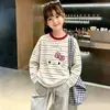 Camiseta a rayas elegante de manga larga para niñas, nueva moda de primavera y otoño, camiseta básica de cuello redondo estilo coreano para niños mayores