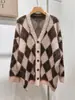 Outono e Inverno Novo Estilo Xadrez Quadrado Tricô Colorido Blocos Jacquard Suéter Cardigan Feminino Estilo Retrô Literário Jaqueta Solta Gola V