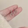 Novos Brincos Quadrados para Mulheres Design de Nicho Ins Brincos Versáteis Banhados a Ouro com Diamantes Modernos Brincos Diários Atacado
