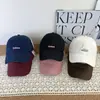 Gorra de béisbol simple bordada con letras, de ala curva, suave, versátil, para otoño, para mujer, gorra de pico de pato versátil de moda, estilo Ins, para adelgazar el rostro, para hombre